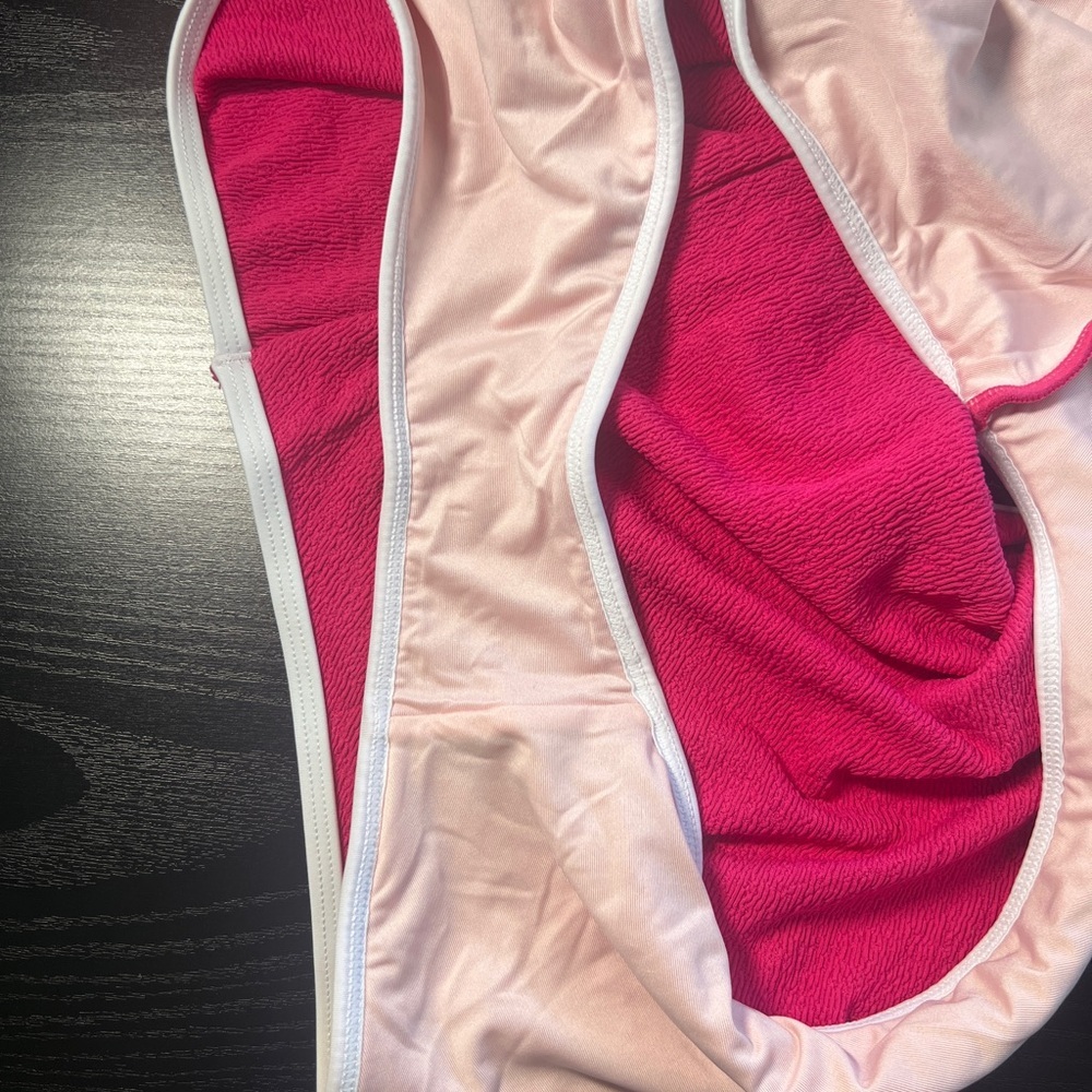 Cupshe Atlantis Magenta V-Neck One-Piece - size L - Picture 10 of 10